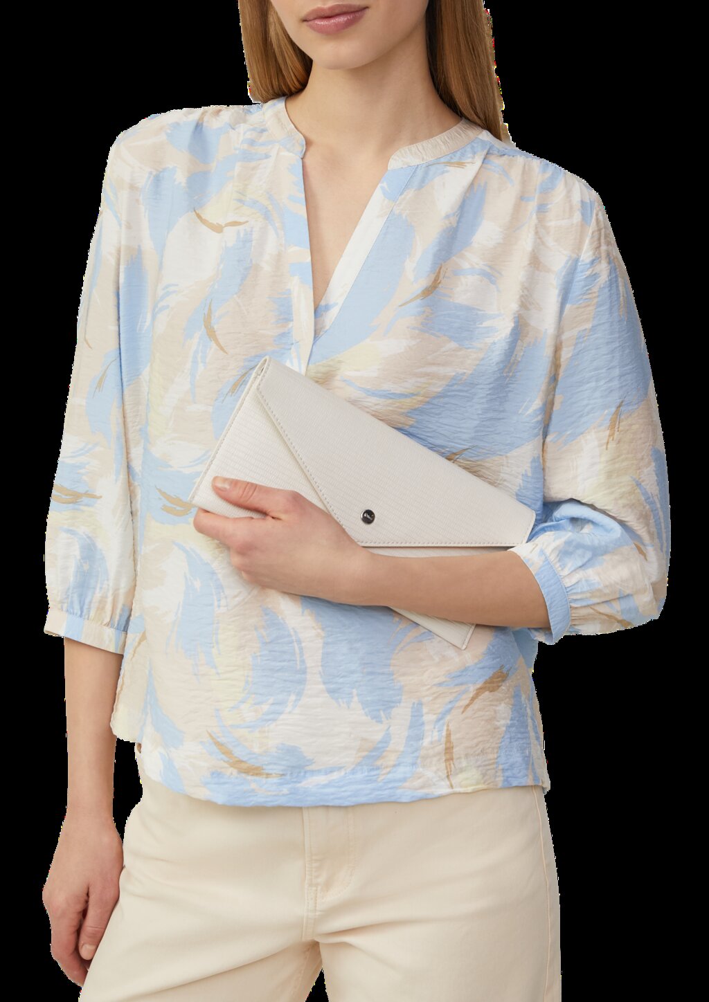 Elegante Clutch mit Kettenriemen und Überschlag mit Magnetknopf