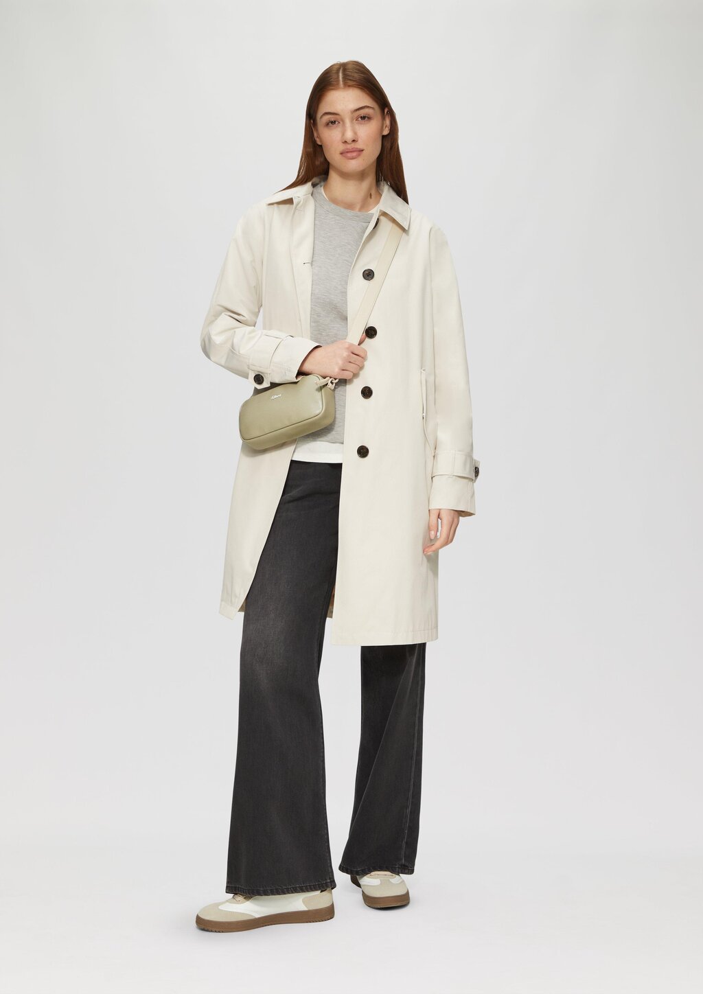 Lässige Camera-Bag mit Logo-Detail und abnehmbarem Schulterriemen