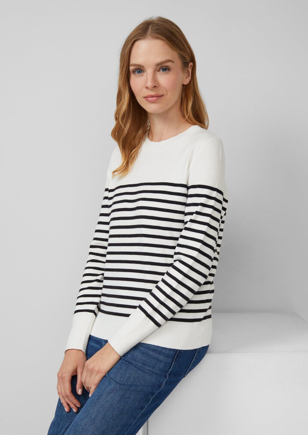Gestreifter Pullover aus Viskosemix