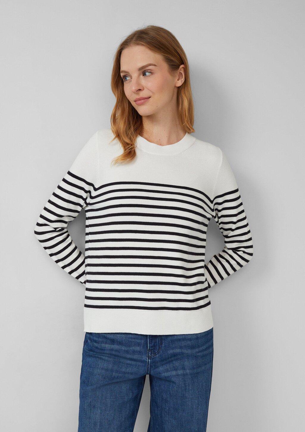 Gestreifter Pullover aus Viskosemix