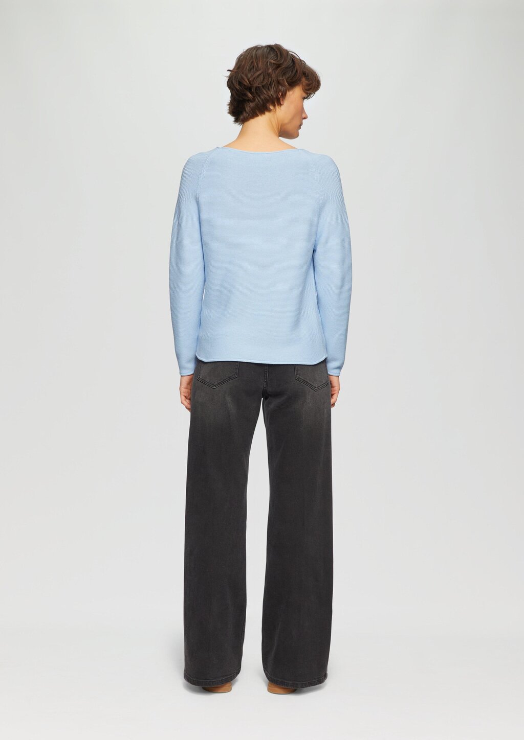 Strickpullover mit U-Boot-Ausschnitt und Rollsaum