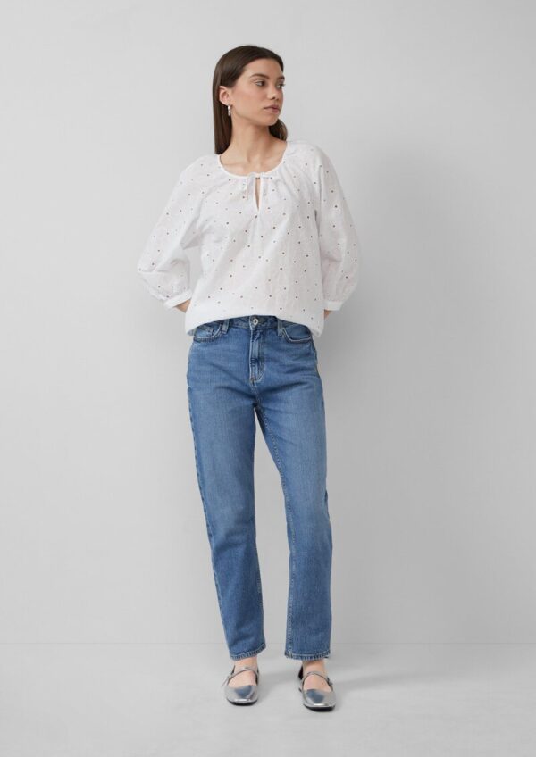 Bluse mit Lochstickerei