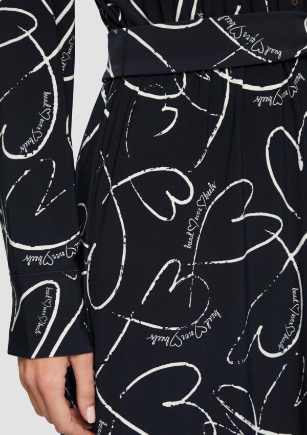 Hemdblusenkleid aus Jersey mit Bindegürtel und Herz-Print