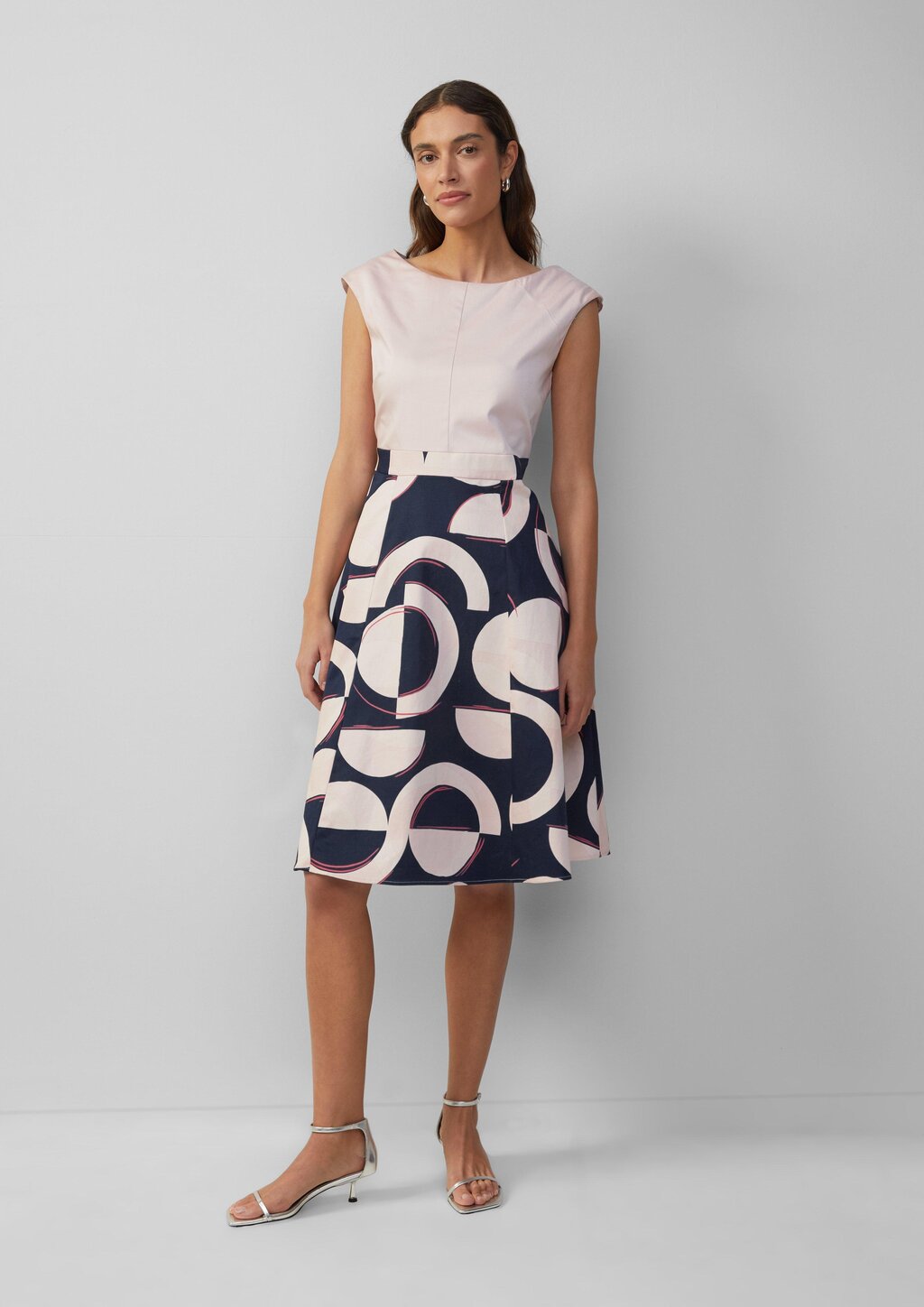 Ausgestelltes Etuikleid aus Baumwollmix