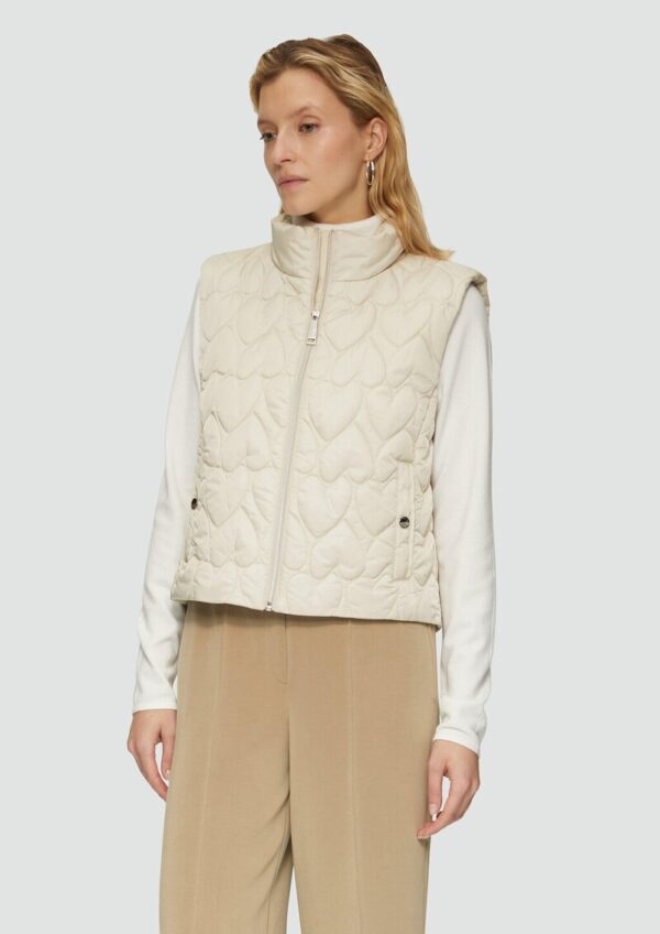 Verkürzte Steppweste mit Herzmuster