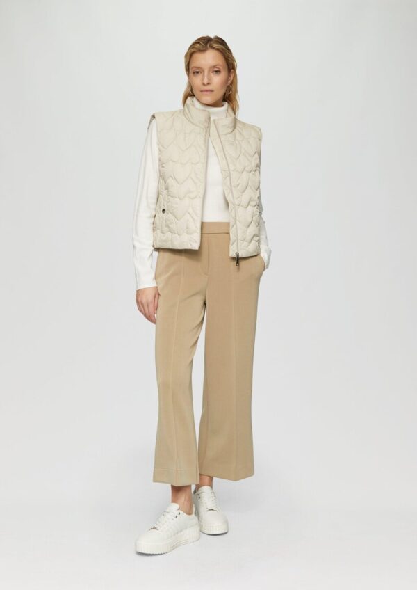 Verkürzte Steppweste mit Herzmuster