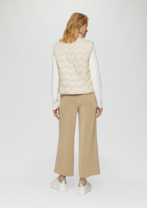 Verkürzte Steppweste mit Herzmuster