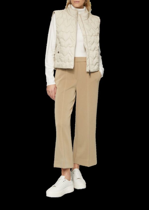 Verkürzte Steppweste mit Herzmuster