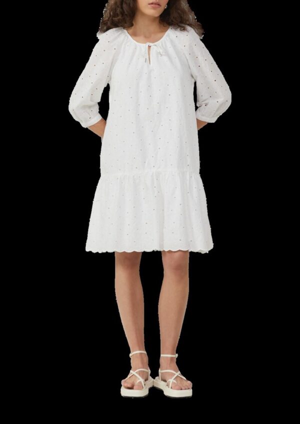 Leichtes Kleid mit Lochstickerei