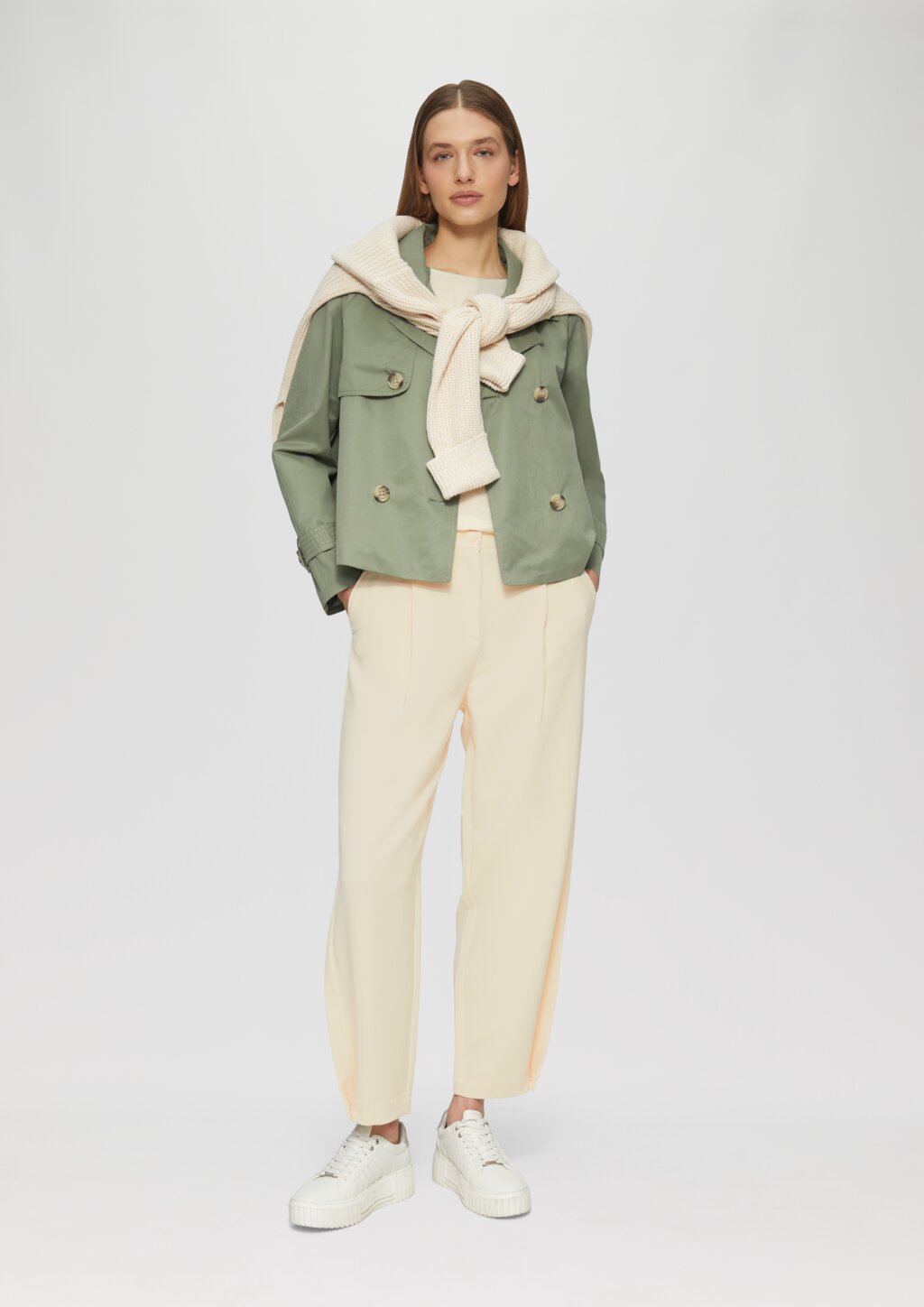 Cropped Hose mit Barrel Leg und Saum-Detail