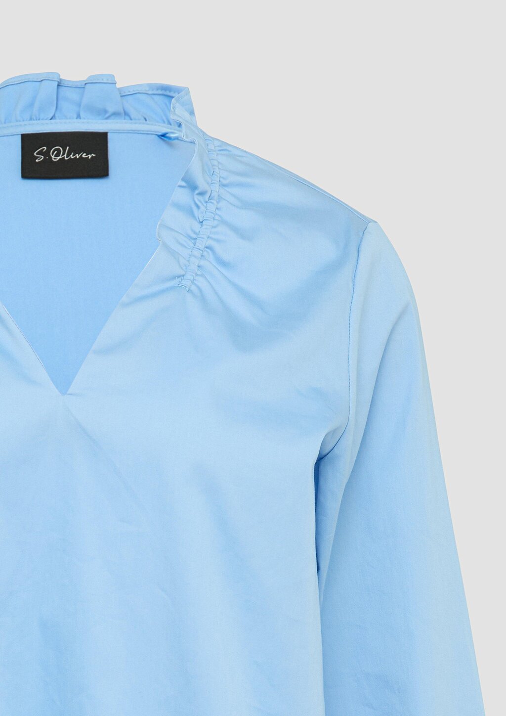 Bluse mit gerüschtem Kragen und gesmokten Bündchen