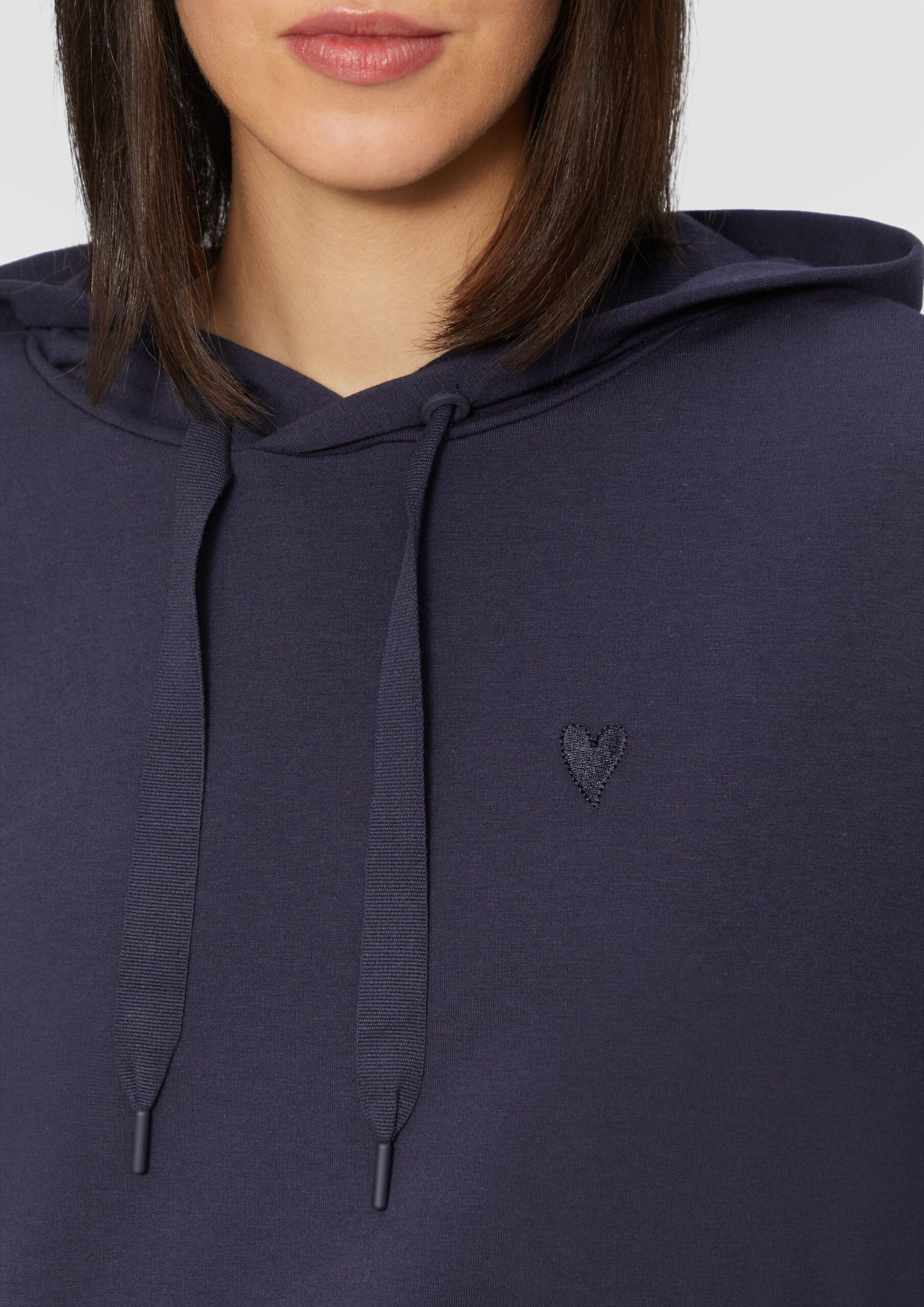 Weiches Kapuzen-Sweat mit Herz-Stickerei