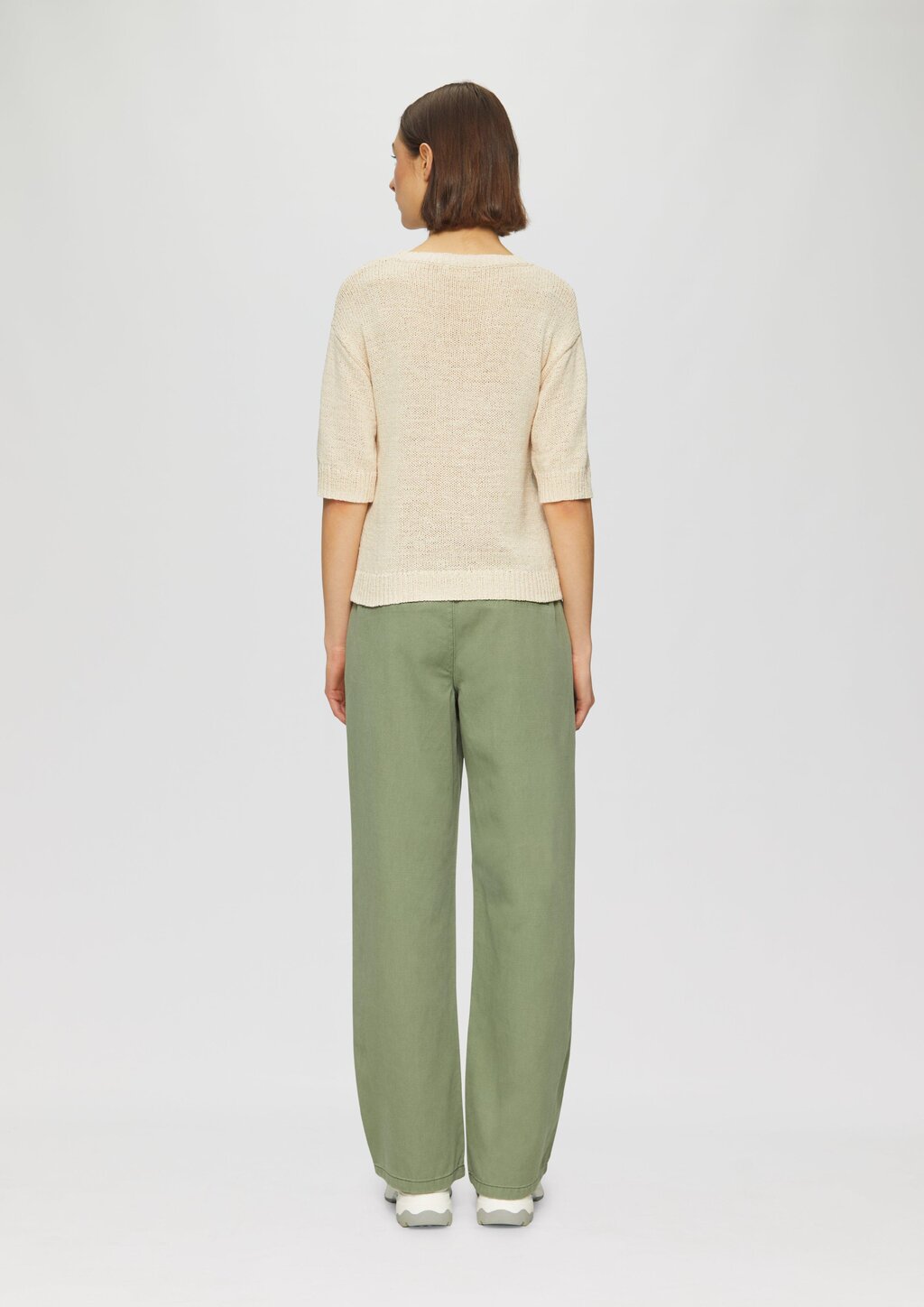 Strickpullover aus Bändchengarn mit 3/4-Ärmeln