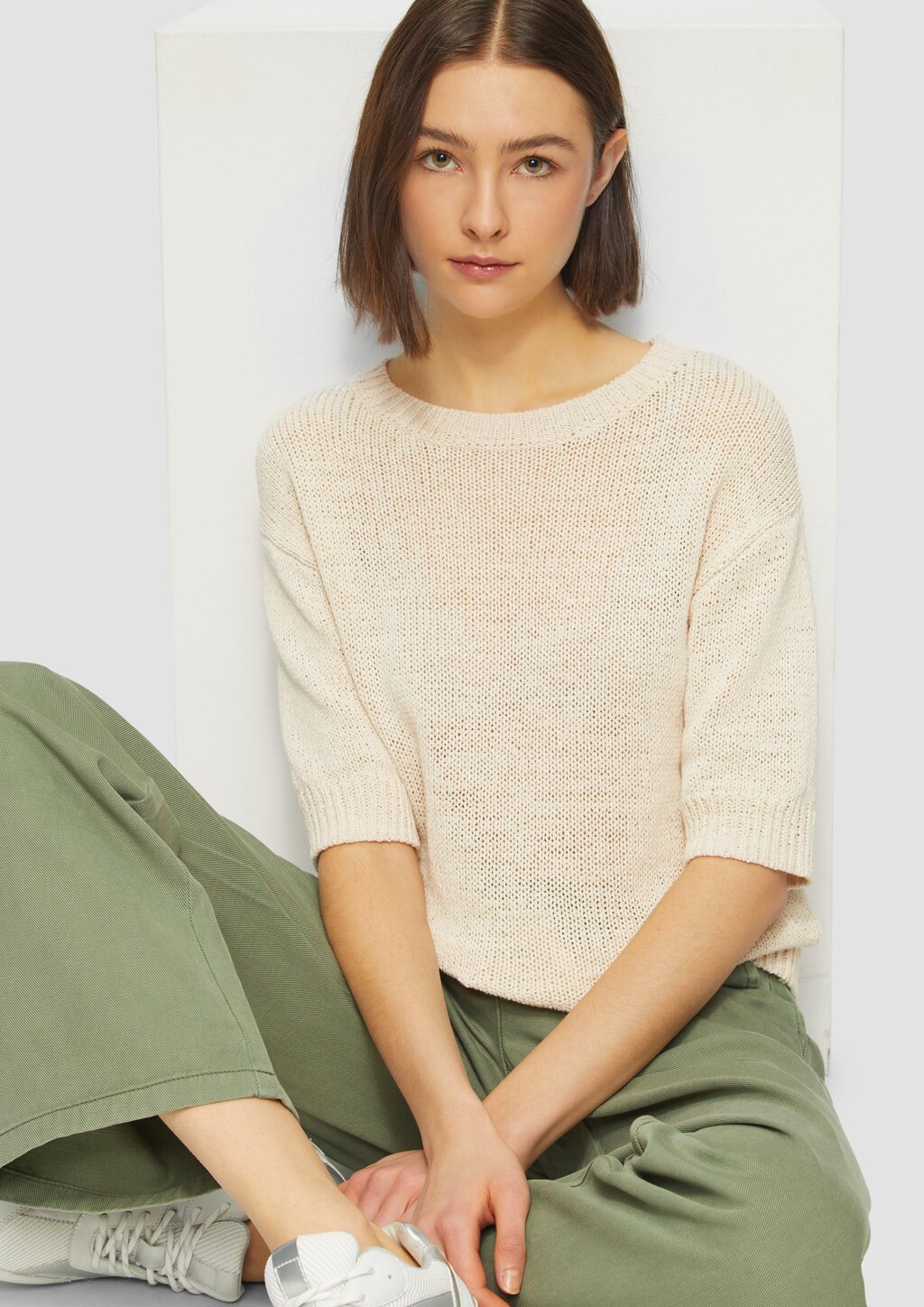 Strickpullover aus Bändchengarn mit 3/4-Ärmeln