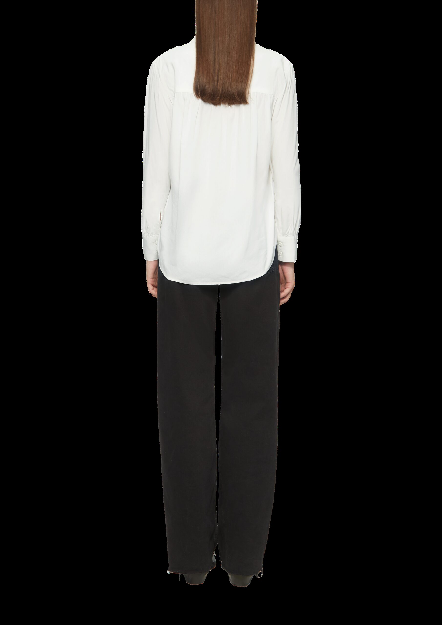 Viskosebluse mit Smok-Detail an der Schuler