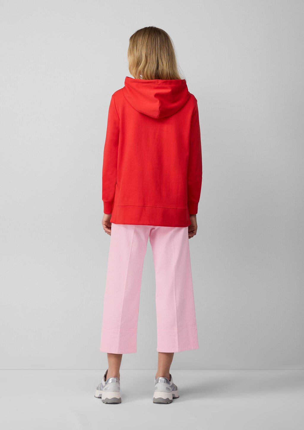 Weiches Kapuzensweatshirt mit seitlichen Schlitzen