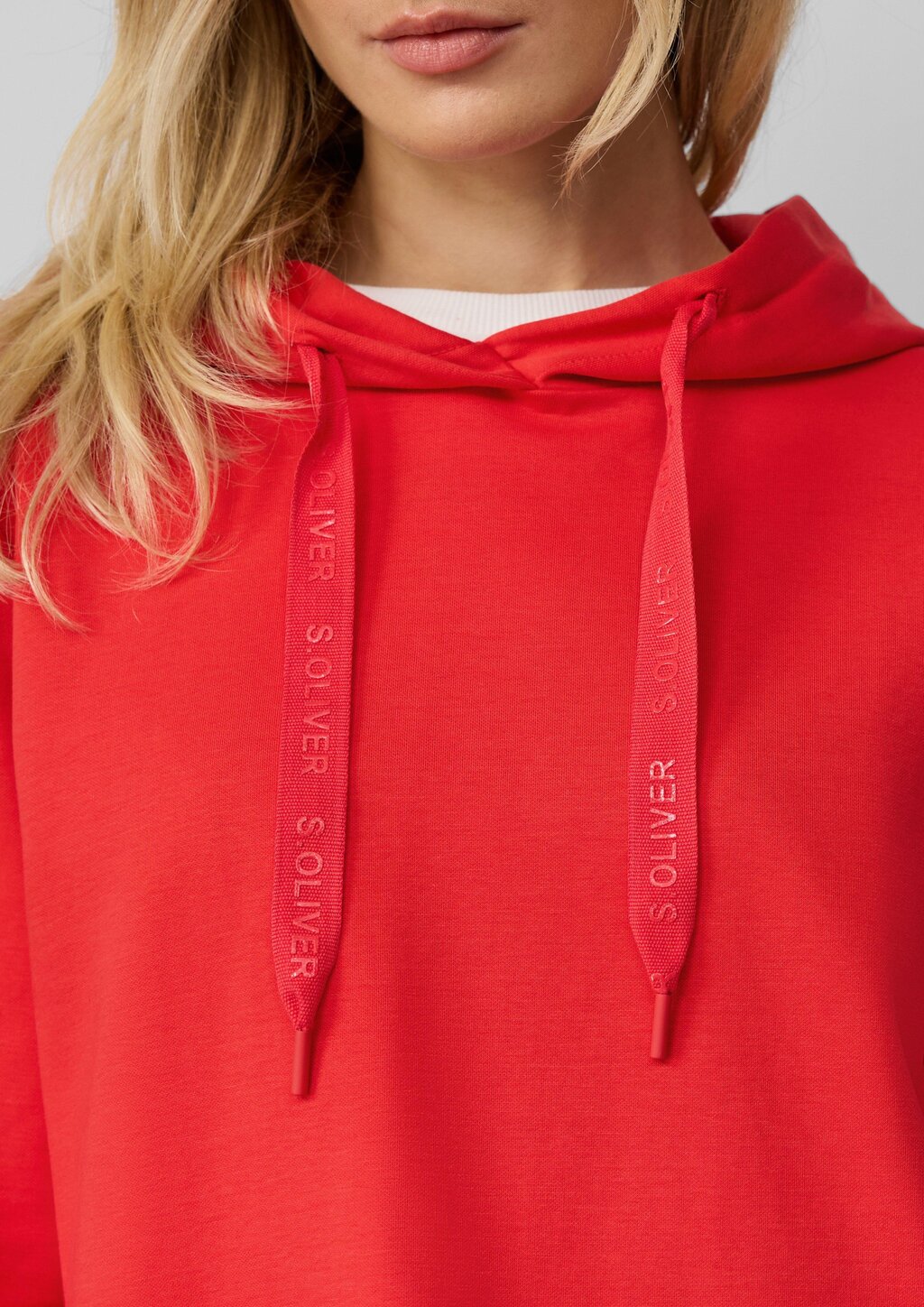 Weiches Kapuzensweatshirt mit seitlichen Schlitzen