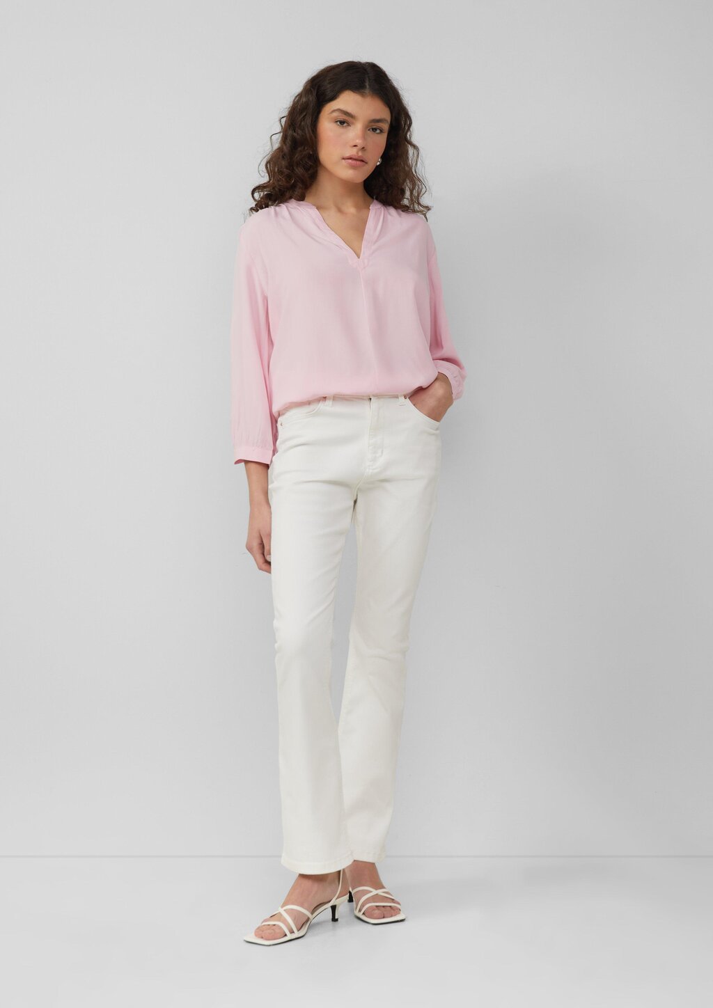 Viskose-Bluse mit Raffung an der Schulter