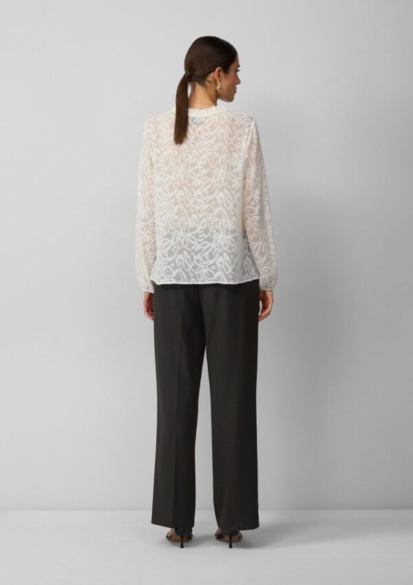 Semitransparente Bluse mit Tunika-Ausschnitt und Rüschen