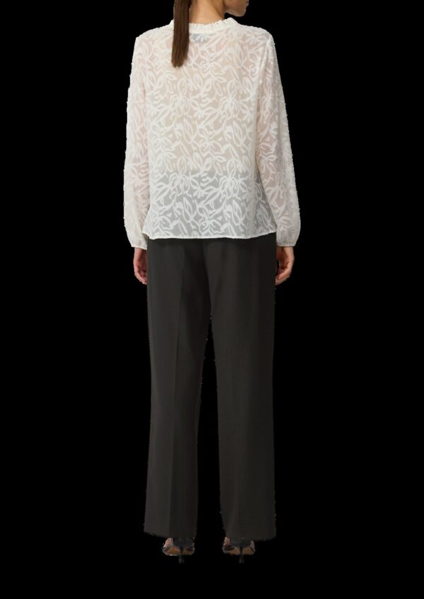 Semitransparente Bluse mit Tunika-Ausschnitt und Rüschen