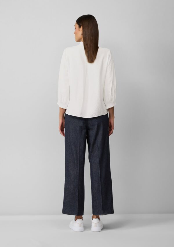 Bluse mit Rüschenkragen und Biesenfalten