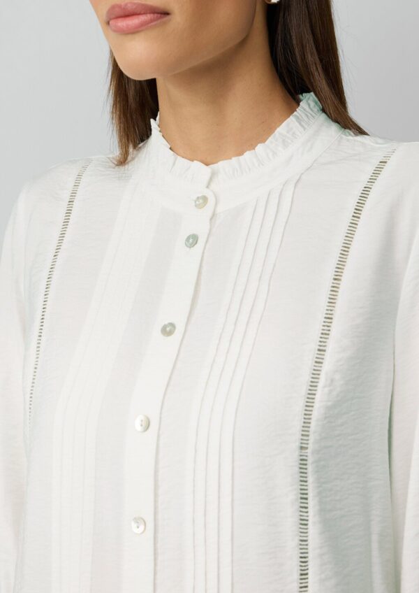 Bluse mit Rüschenkragen und Biesenfalten