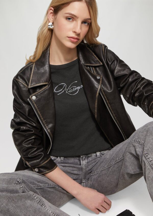 Rippshirt mit Acid-Waschung und Strass-Wording