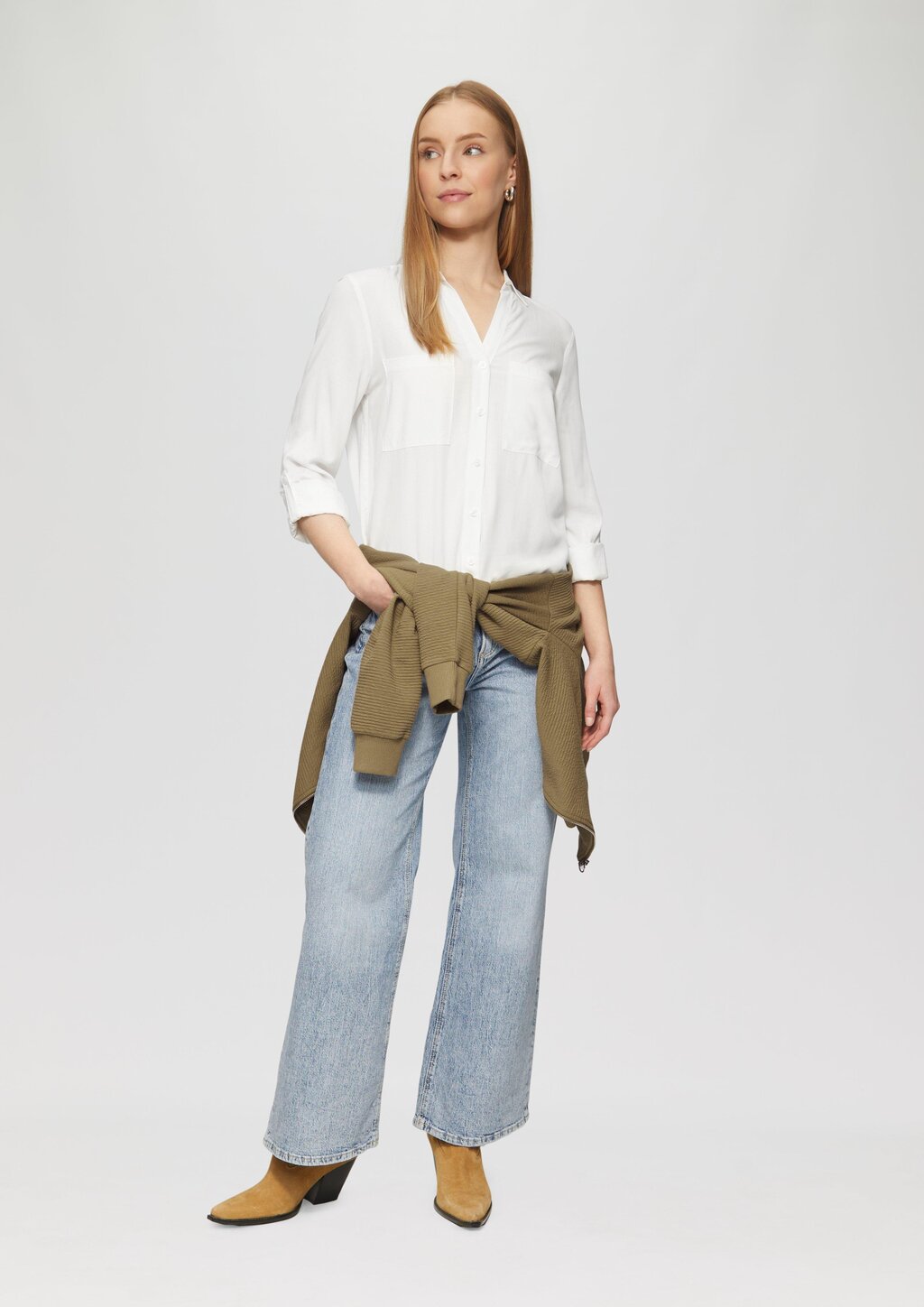 Viskosebluse mit Turn-up und aufgesetzten Taschen