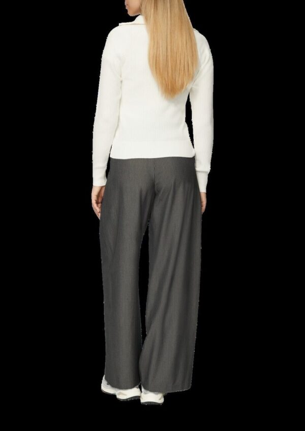 Nadelstreifenhose mit Kontrastdetail am Bund