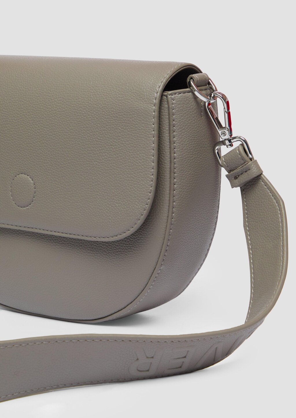 Crossbody-Bag mit Logo-Detail und Überschlag mit Magnetknopf