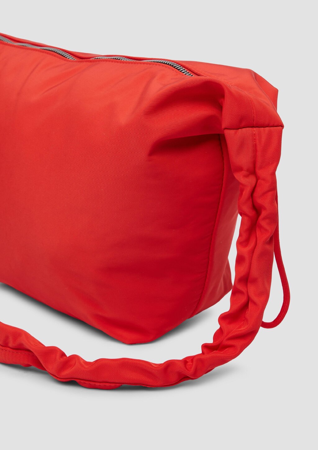 Crossbody-Bag mit gerafftem Schultergurt