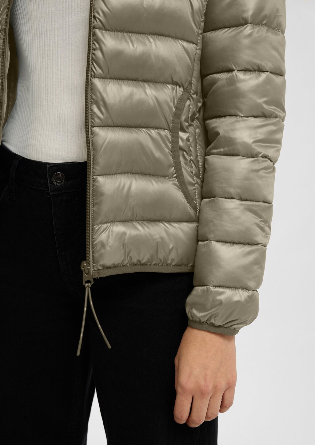 Leicht wattierte Steppjacke mit Kapuze