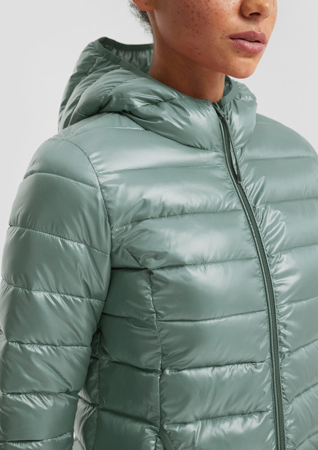 Leicht wattierter Steppmantel mit Kapuze