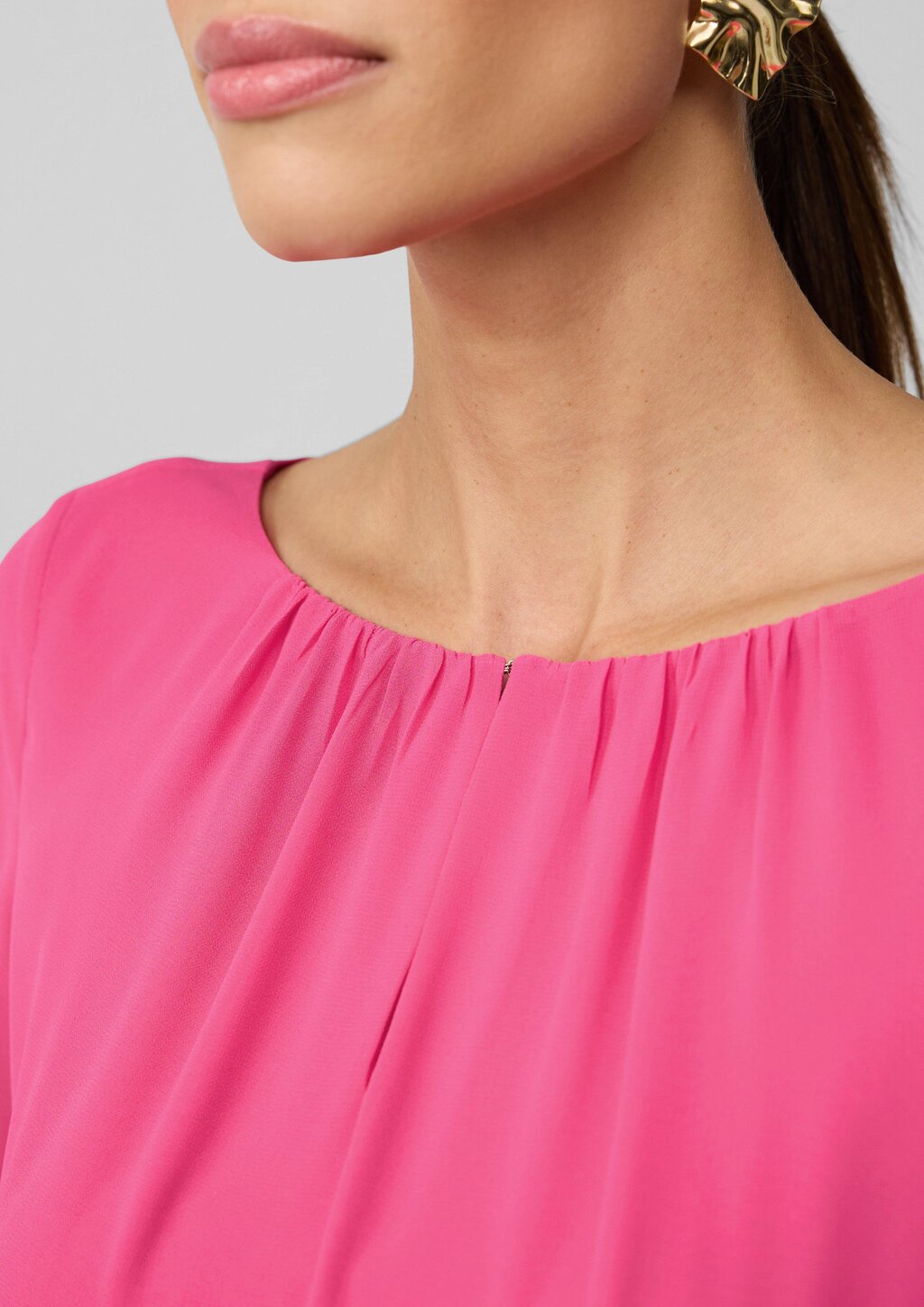 Midikleid aus Chiffon mit kurzen Ärmeln und blickdichtem Futter