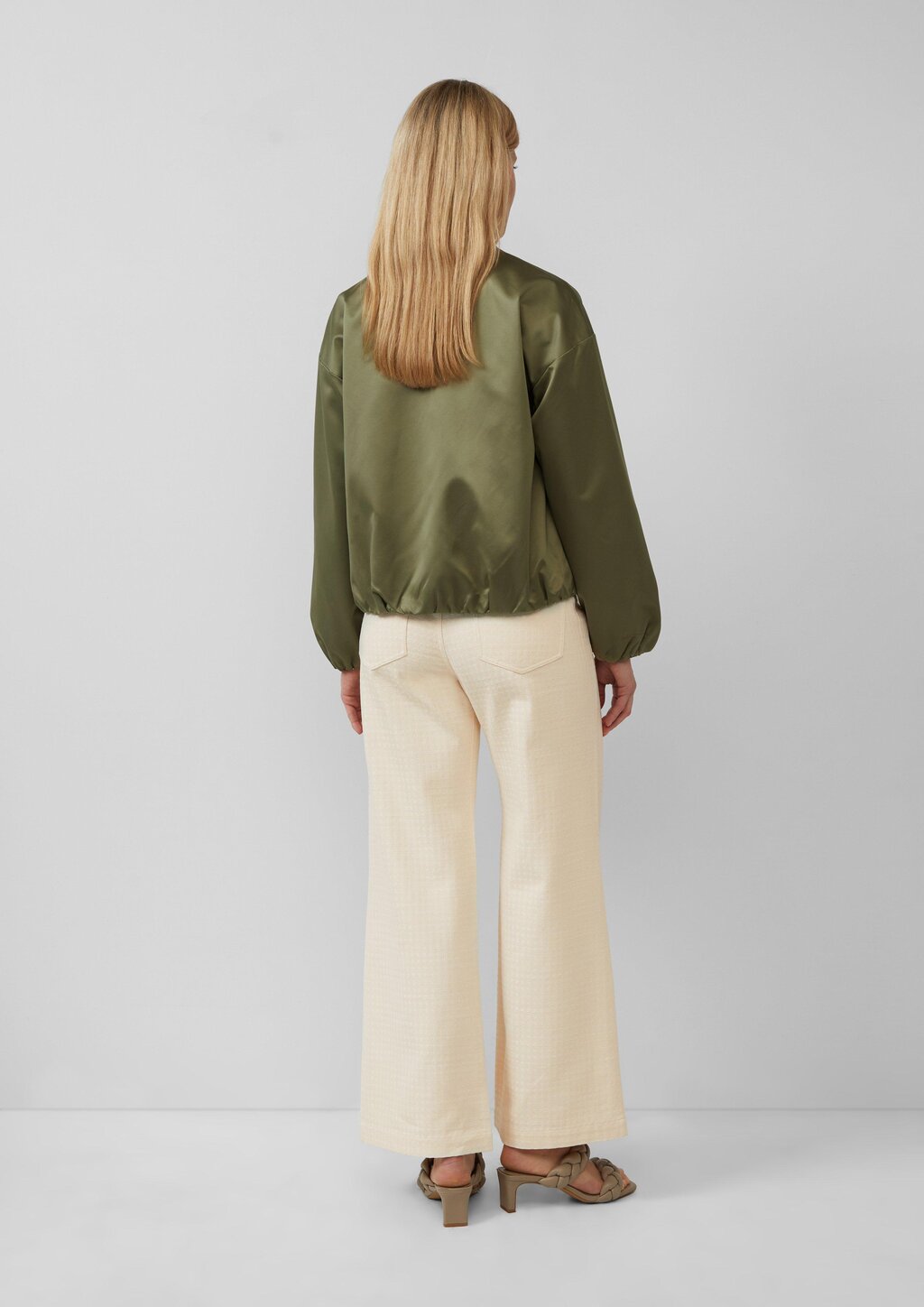 Satinierter Oversize-Blouson mit elastischem Saum