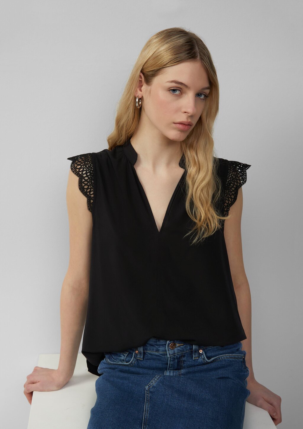 Locker geschnittenes Blusentop aus Viskose