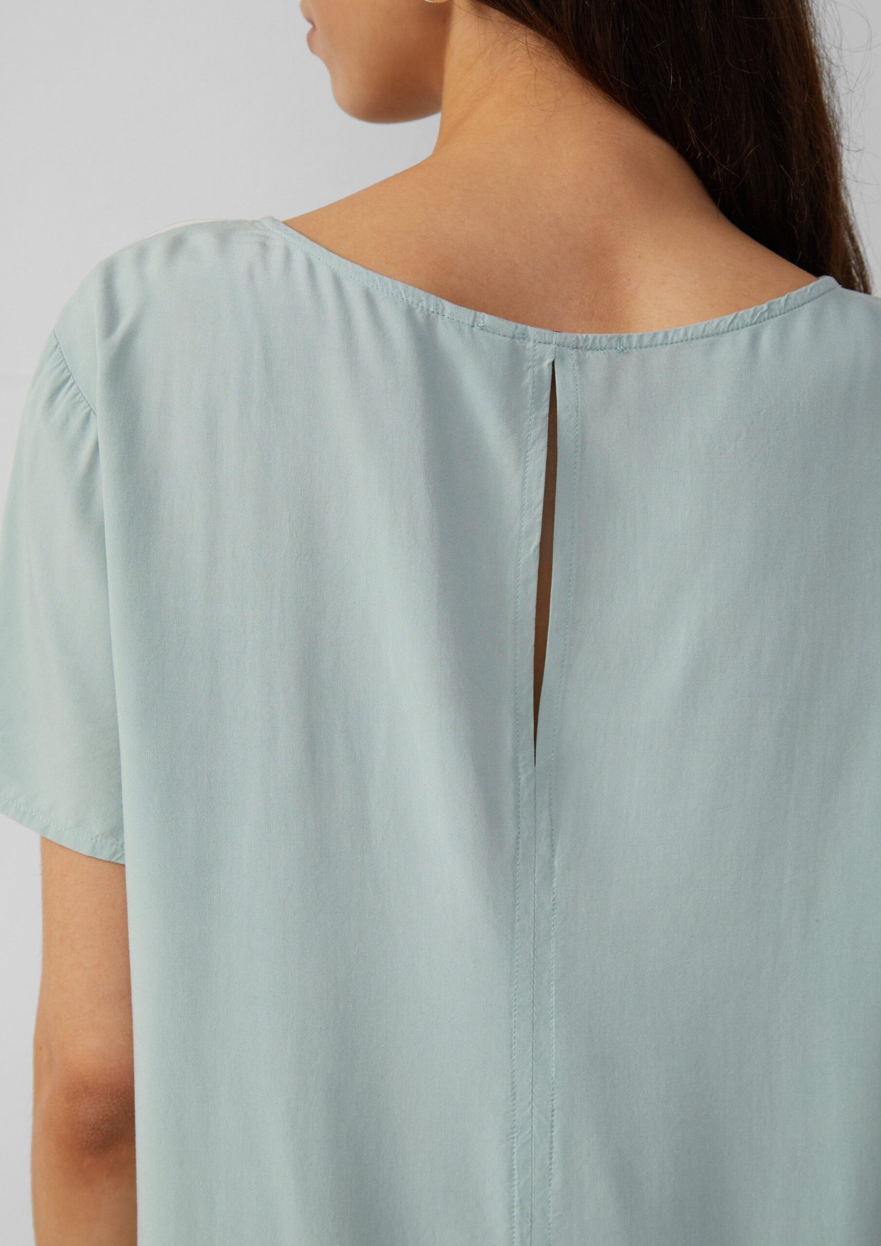 Kurzarmbluse aus Viskose
