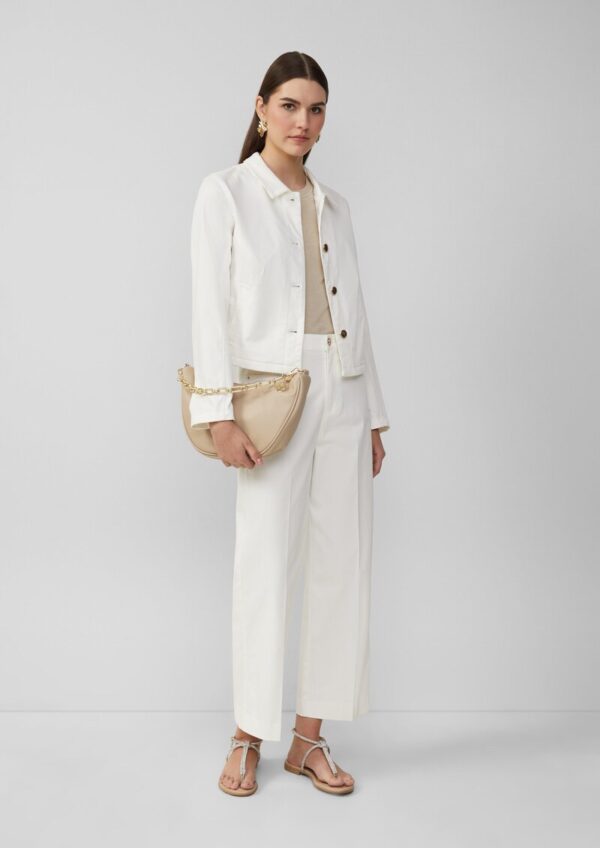 Verkürzte Jeansjacke mit Hemdkragen