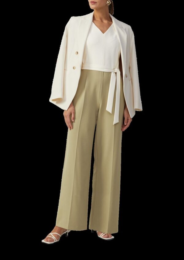 Taillierter Jumpsuit mit Wide Leg und Teilungsnähten