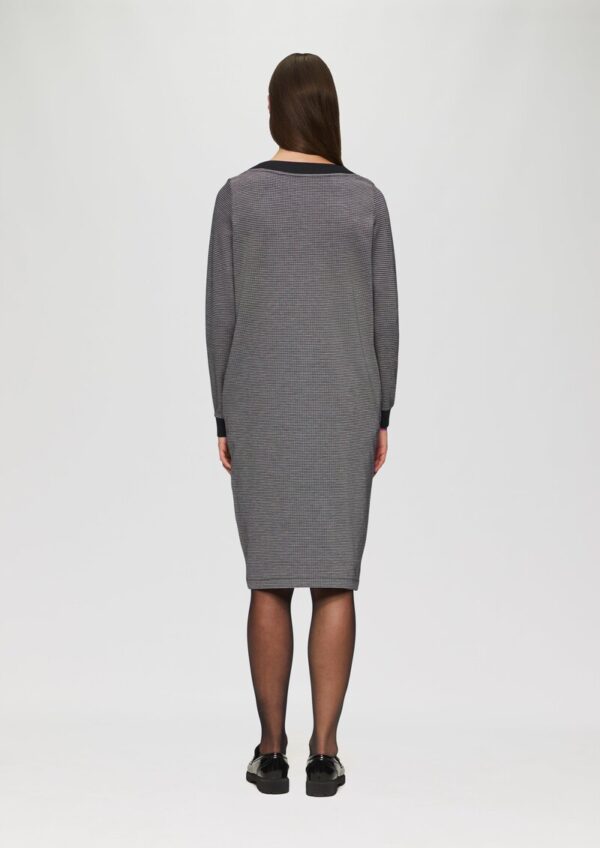 Kleid mit Hahnentrittmuster und seitlichen Eingrifftaschen