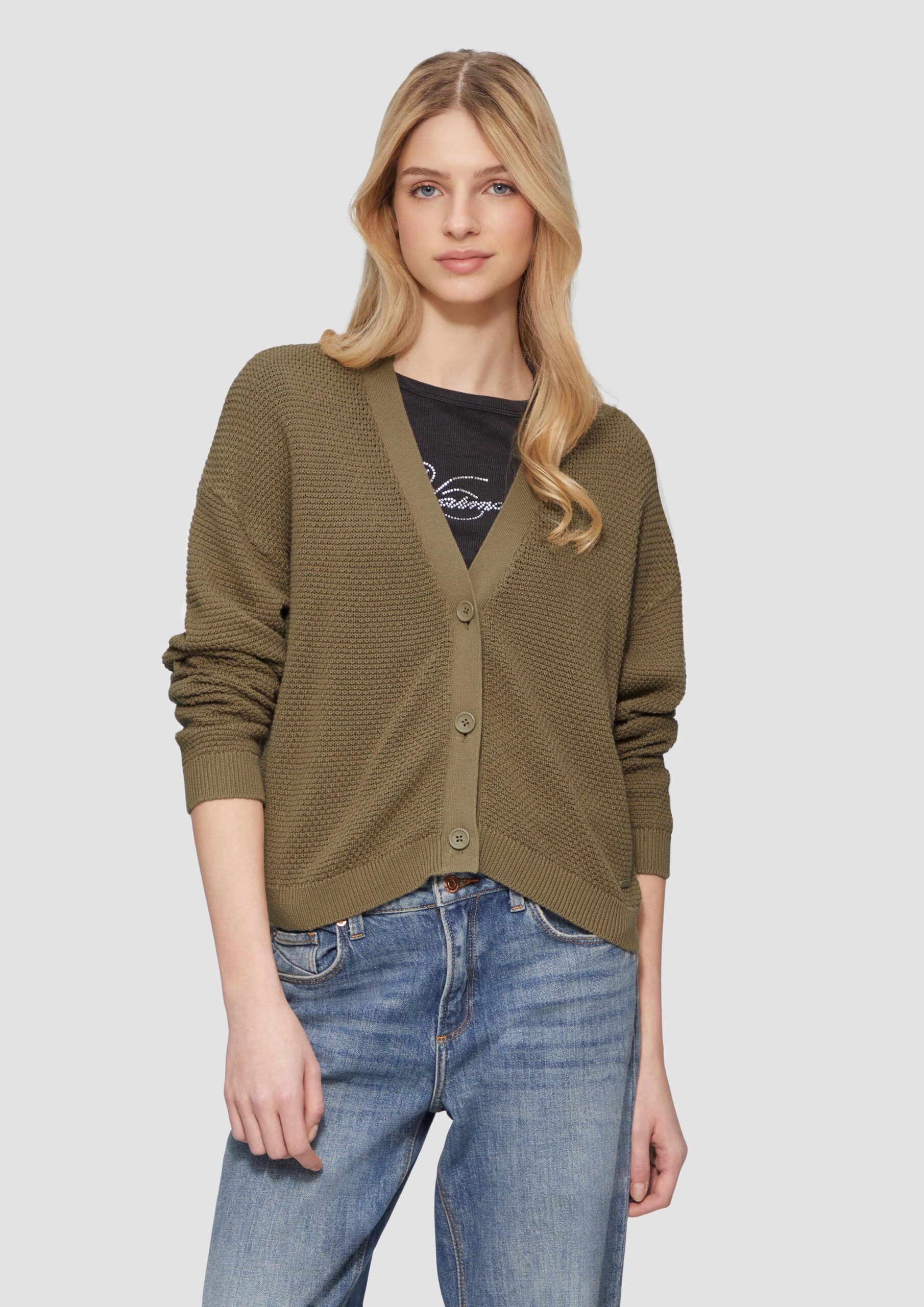 Strickjacke mit Strukturmuster und Knöpfen