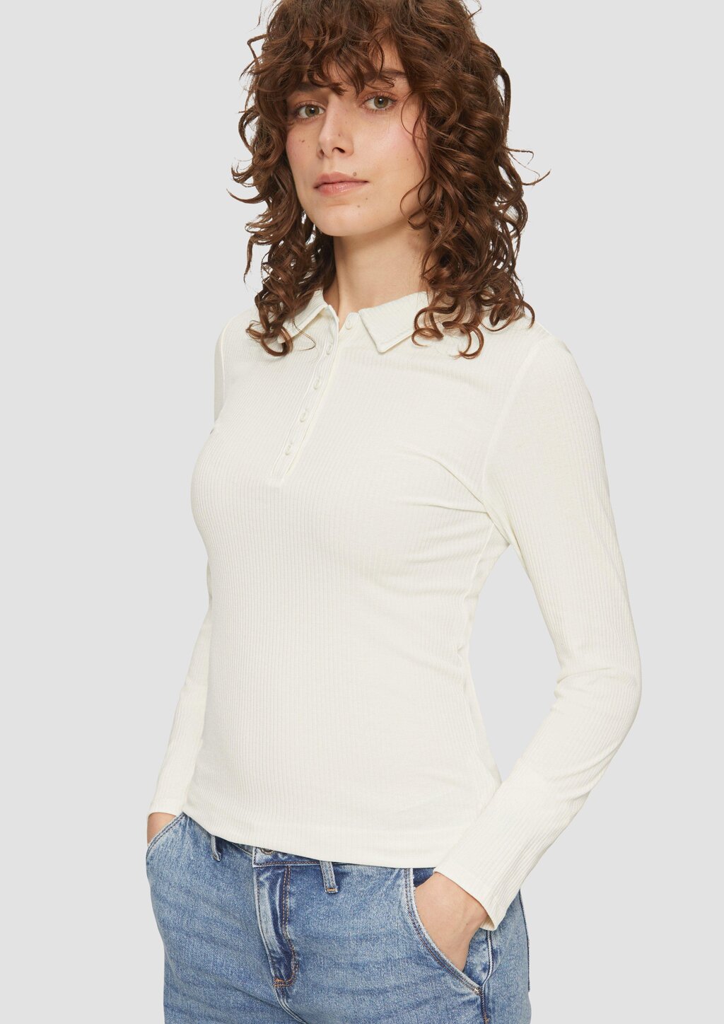 Schmal geschnittenes Rippshirt mit Polokragen