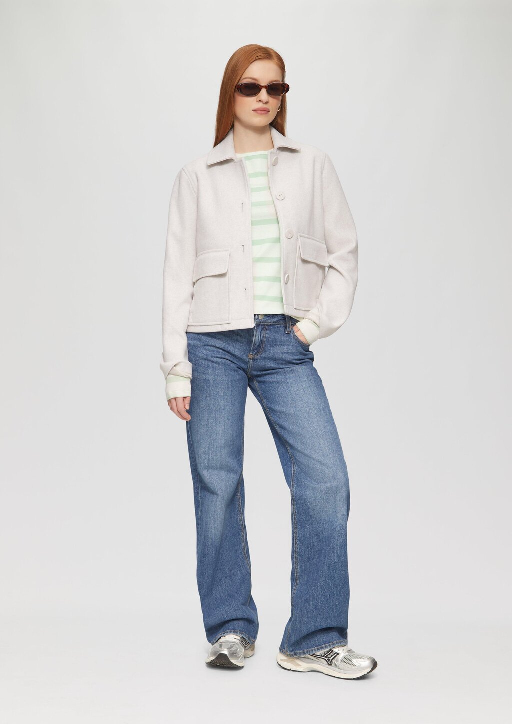 Schmales Ringelshirt mit Rundhalsausschnitt