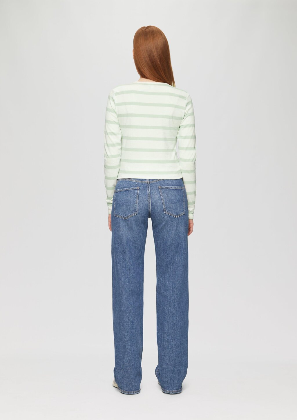 Schmales Ringelshirt mit Rundhalsausschnitt