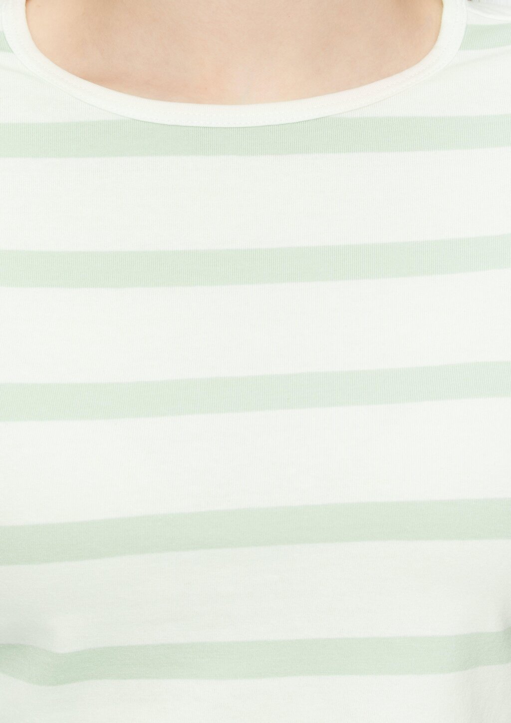 Schmales Ringelshirt mit Rundhalsausschnitt