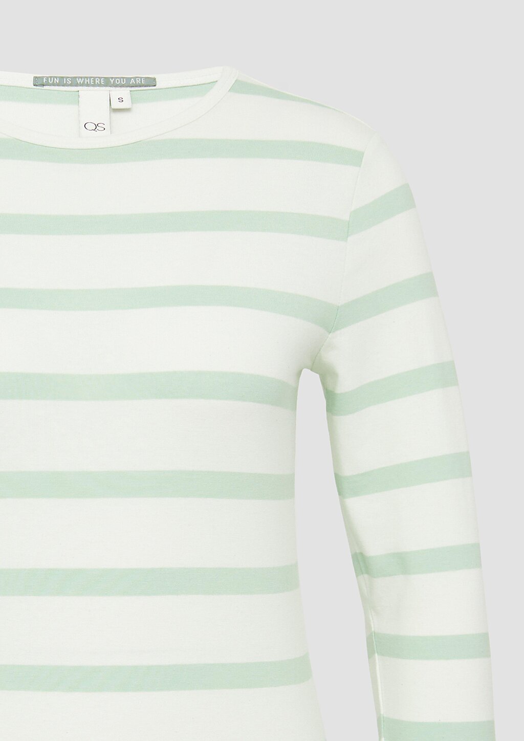 Schmales Ringelshirt mit Rundhalsausschnitt