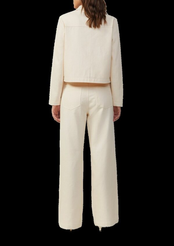 Leichte Jacke mit Strukturmuster und goldfarbenen Knöpfen