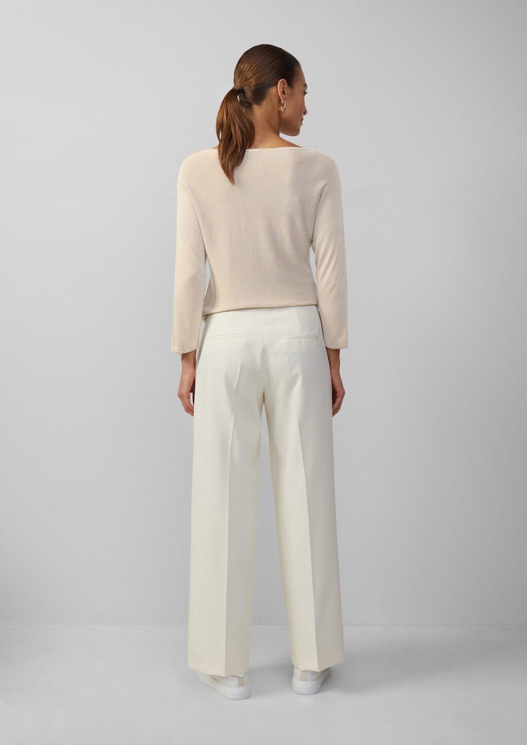 Feinstrickpullover mit Glitzergarn und Fledermausärmeln