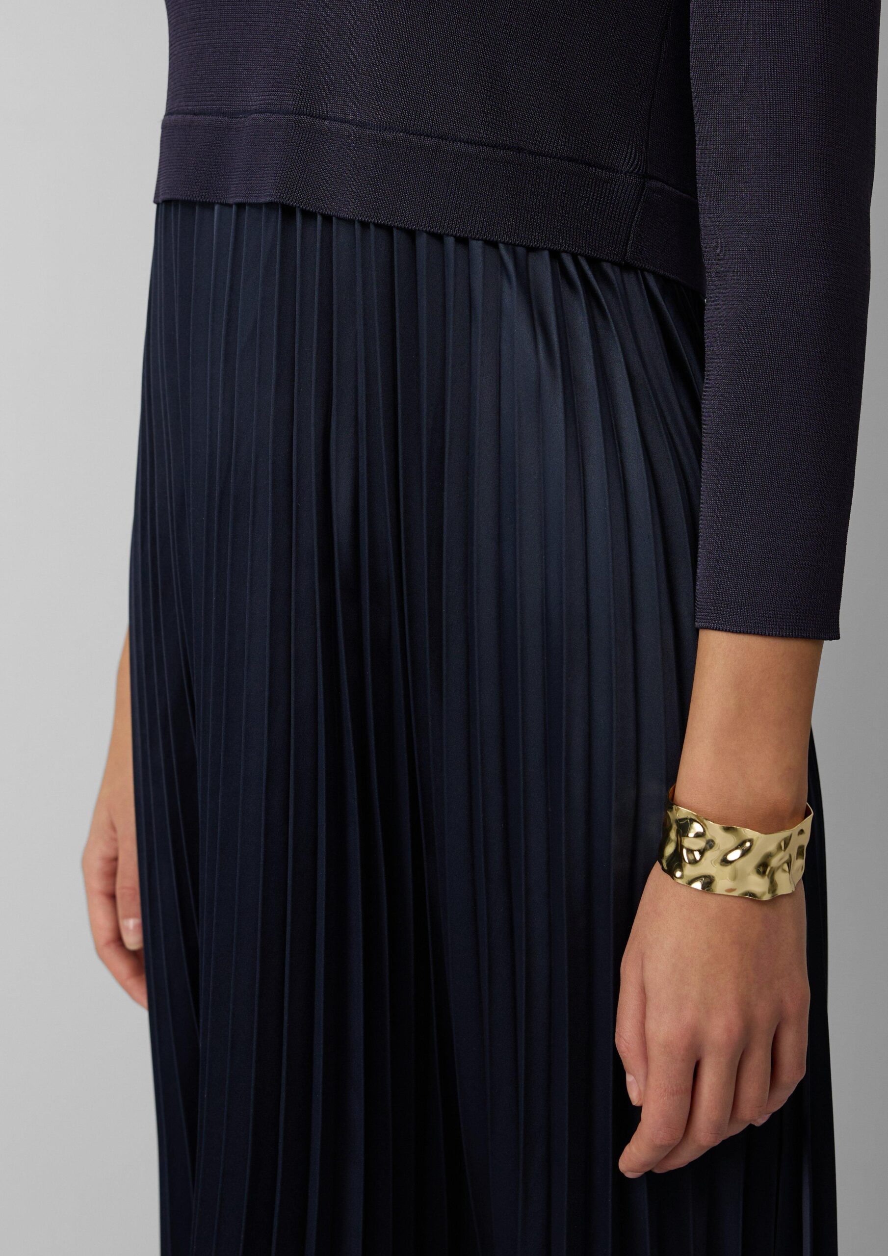 Midikleid mit plissiertem Rock