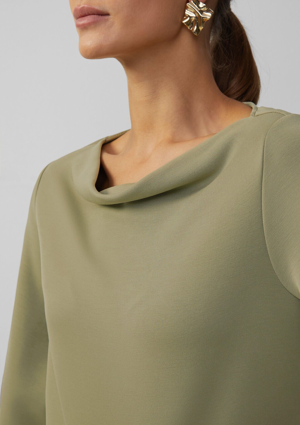 Loose-Fit-Shirt aus Interlockjersey mit Wasserfall-Ausschnitt